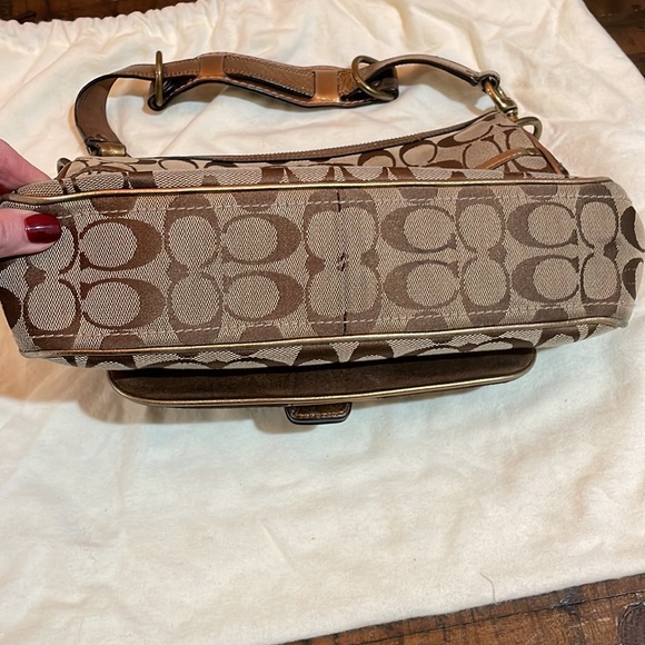 Coach shoulder bag. monogram, brown suede, gold leather, brass metal - Picture 3 of 6